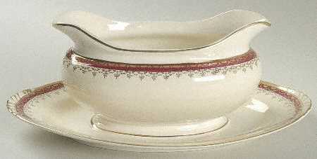 N1642 Gravy Boat with Attached Underplate