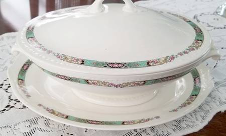 HLC251 Oval Covered Vegetable