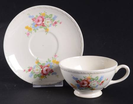 HLC252 Footed Cup & Saucer Set
