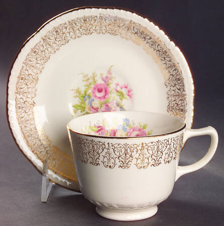 HLC259 Footed Cup & Saucer Set