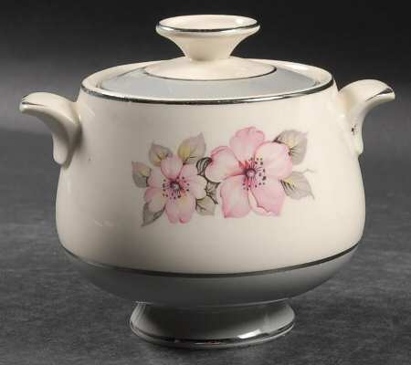 CV17 Sugar Bowl & Lid