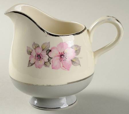 CV17 Creamer