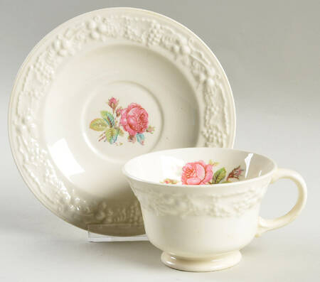 TH1 Footed Cup & Saucer Set