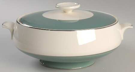 Lexington (Eggshell Cavalier) Round Covered Vegetable
