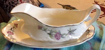 HLC310 Gravy Boat & Underplate/Relish