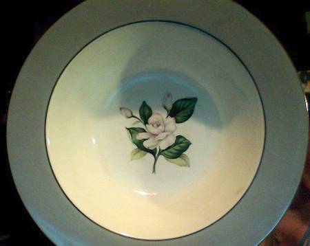HLC342 9" Round Vegetable Bowl