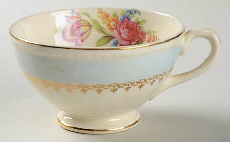 HLC369 Footed Cup