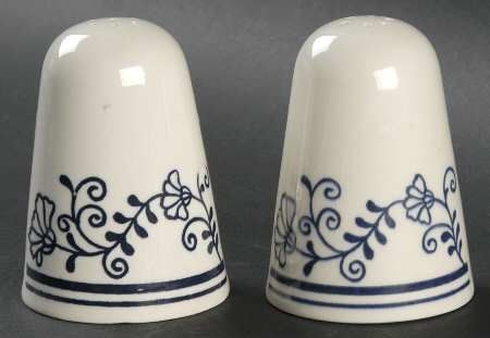 Sturbridge Salt & Pepper Set