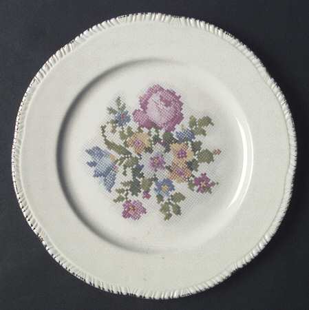 L611 Luncheon Plate