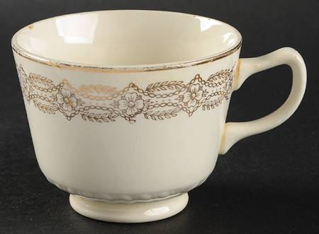 HLC466 Footed Cup