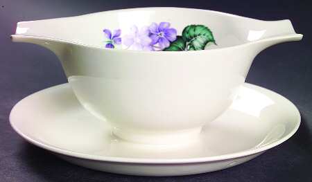MW181 Gravy Boat with Attached Underplate