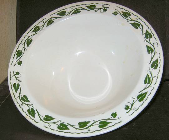 Sylvan 9" Round Vegetable Bowl