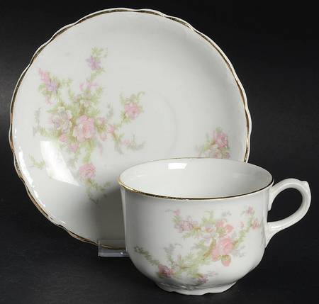 H1804 Flat Cup & Saucer Set