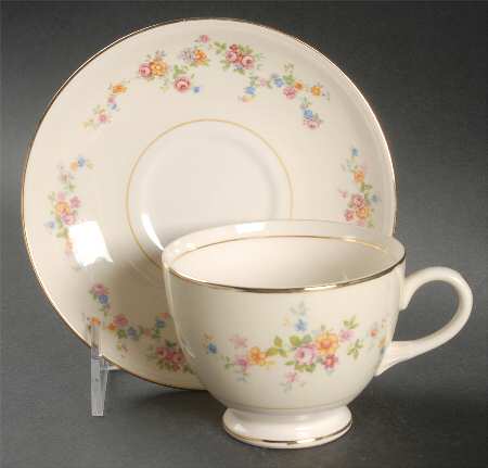 Annette Footed Cup & Saucer Set