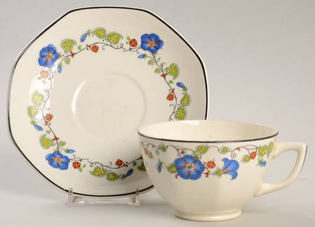 HLC576 Footed Cup & Saucer Set