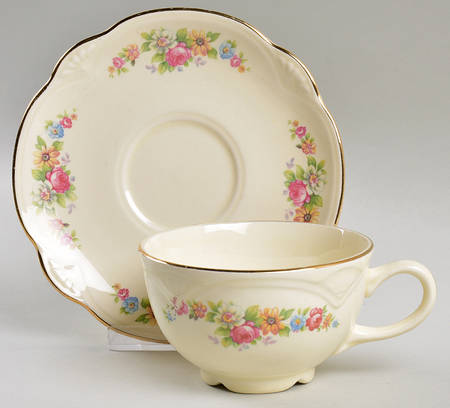 M211 Flat Cup & Saucer Set