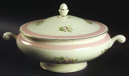 N1769 Round Covered Vegetable