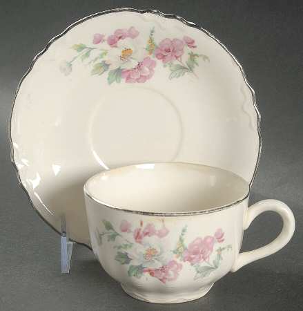 R3543 Flat Cup & Saucer Set