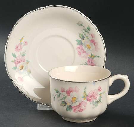 R3543 Flat Cup & Saucer Set