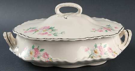 R3543 Oval Covered Vegetable
