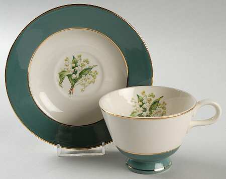 HLC658 Footed Cup & Saucer Set