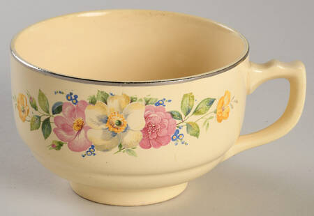 C106 Footed Cup