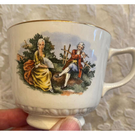 HLC77 Footed Cup
