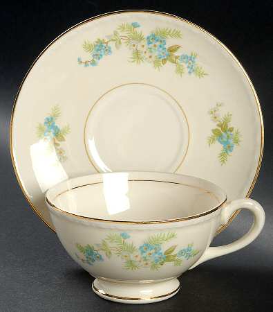 G3381 Footed Cup & Saucer Set
