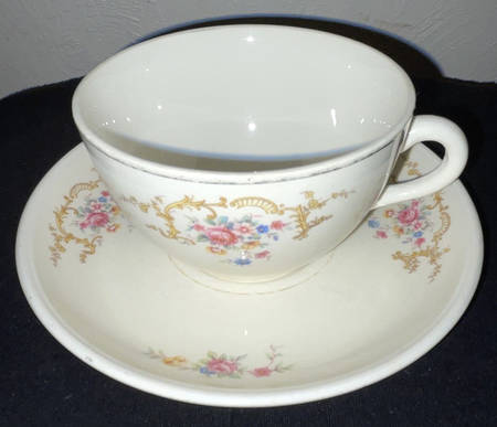 W239 Flat Cup & Saucer Set