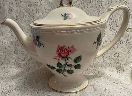 G3528 Teapot & Lid