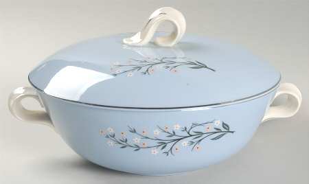 Bluemont Round Covered Vegetable