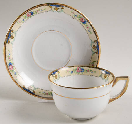 K3577m Flat Cup & Saucer Set