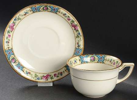 K671-7 Flat Cup & Saucer Set