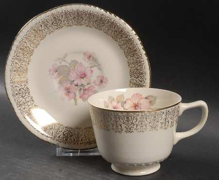 L621 Footed Cup & Saucer Set