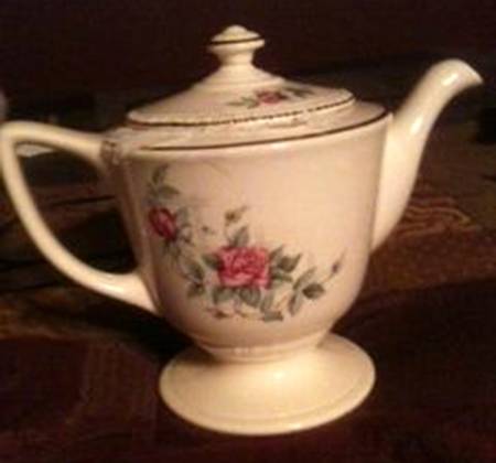 Lattice Rose Teapot & Lid