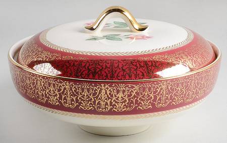 Lady Stratford Round Covered Vegetable