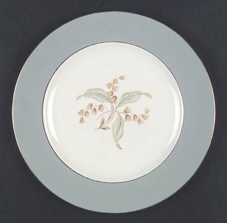 Lily of The Valley (Gold Trim) by Homer Laughlin 