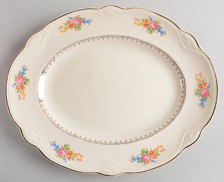 M208 (Marigold Shape) 13" Oval Serving Platter
