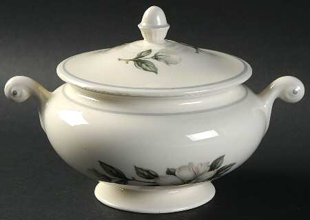 Magnolia (Eggshell Nautilus) Sugar Bowl & Lid