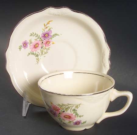 Meadow Goldenrod Flat Cup & Saucer Set