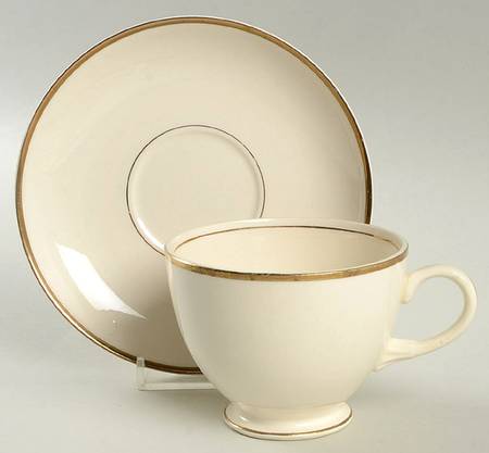 N1223 Footed Cup & Saucer Set