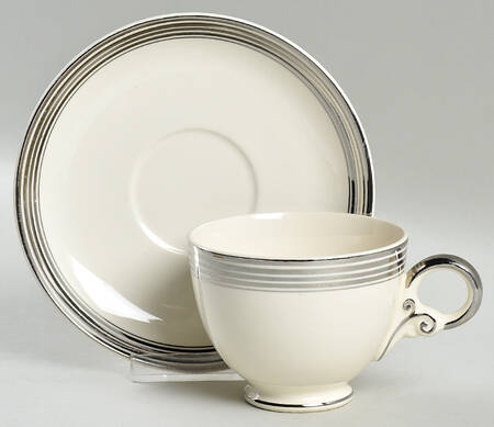 N1439 Footed Cup & Saucer Set