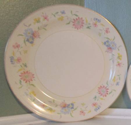 N1574 Luncheon Plate
