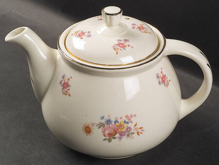 N1581 Teapot & Lid