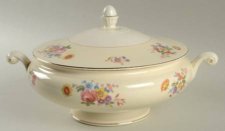 N1581 Round Covered Vegetable