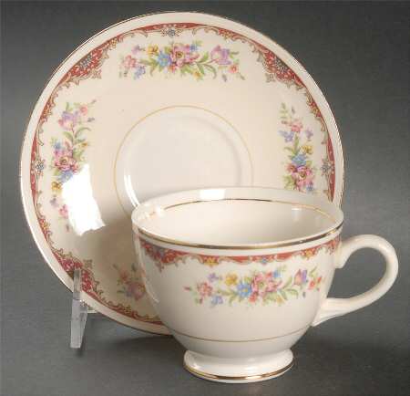 N1583 Footed Cup & Saucer Set