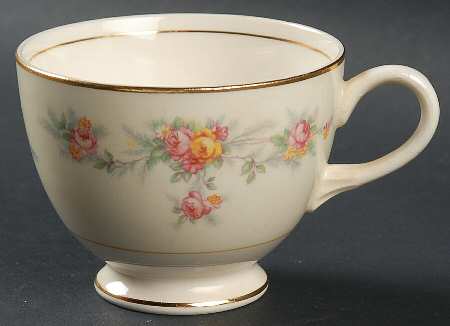 N1627 Footed Cup