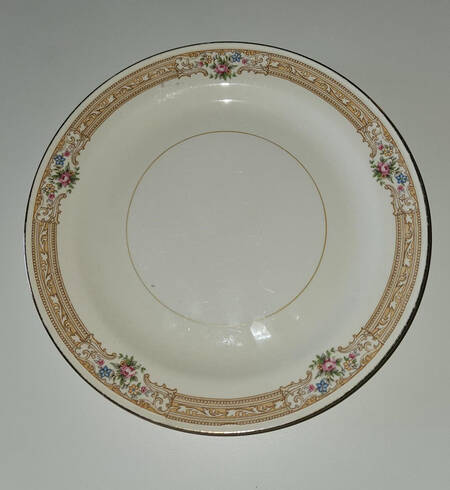 N1690 Luncheon Plate