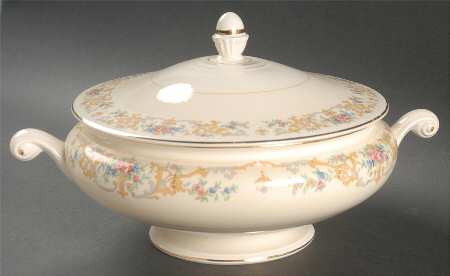 N1698 Round Covered Vegetable