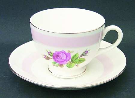 N1580 Footed Cup & Saucer Set